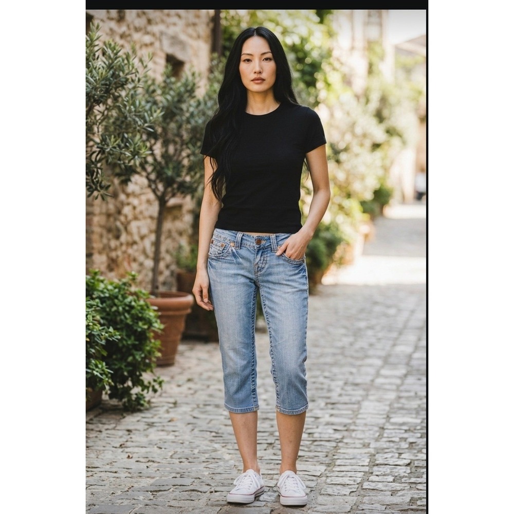 Vigoss Women Medium Wash Low Rise Capri Jeans Flap Pocket Graphic Size 5/6